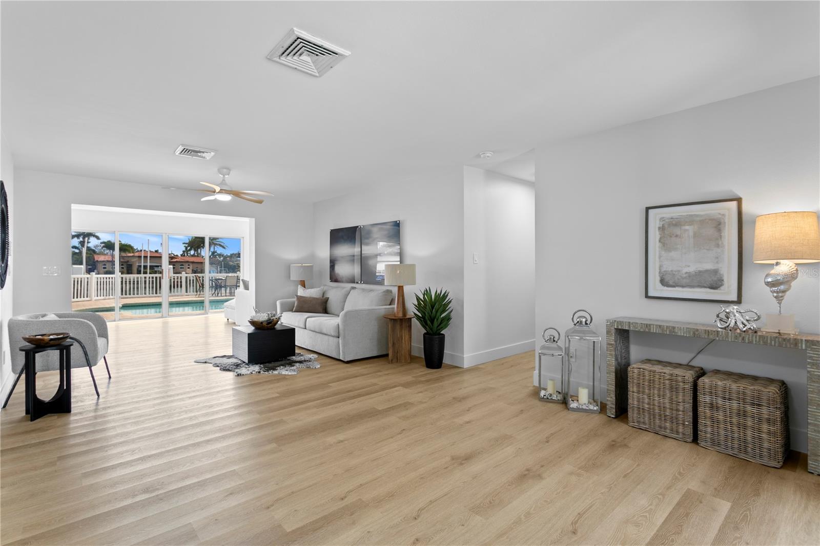 Image 4 of 38 For 350 Julia Circle