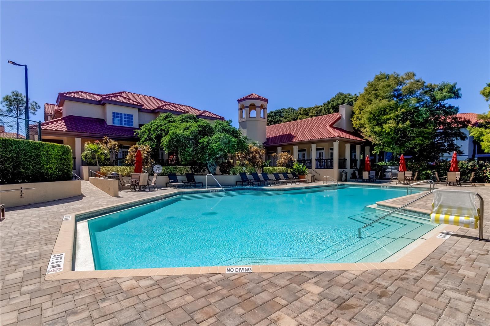 Listing photo id 36 for 2400 Feather Sound Drive 1334