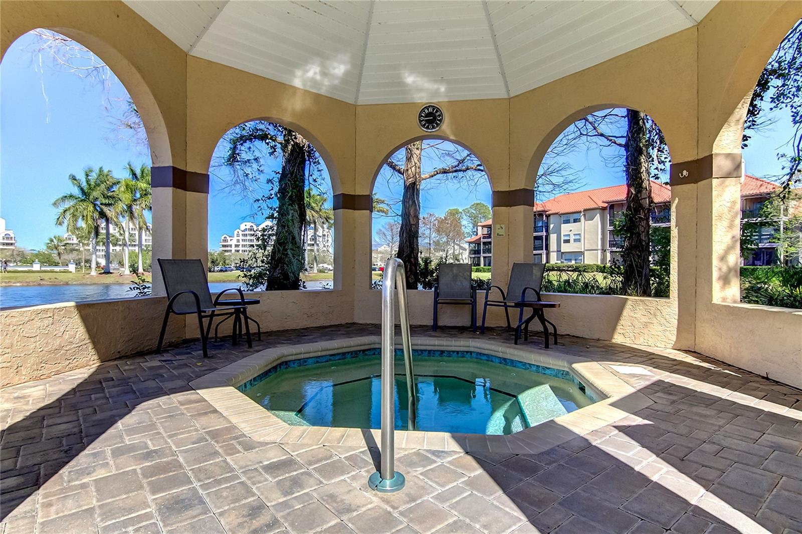 Listing photo id 40 for 2400 Feather Sound Drive 1334