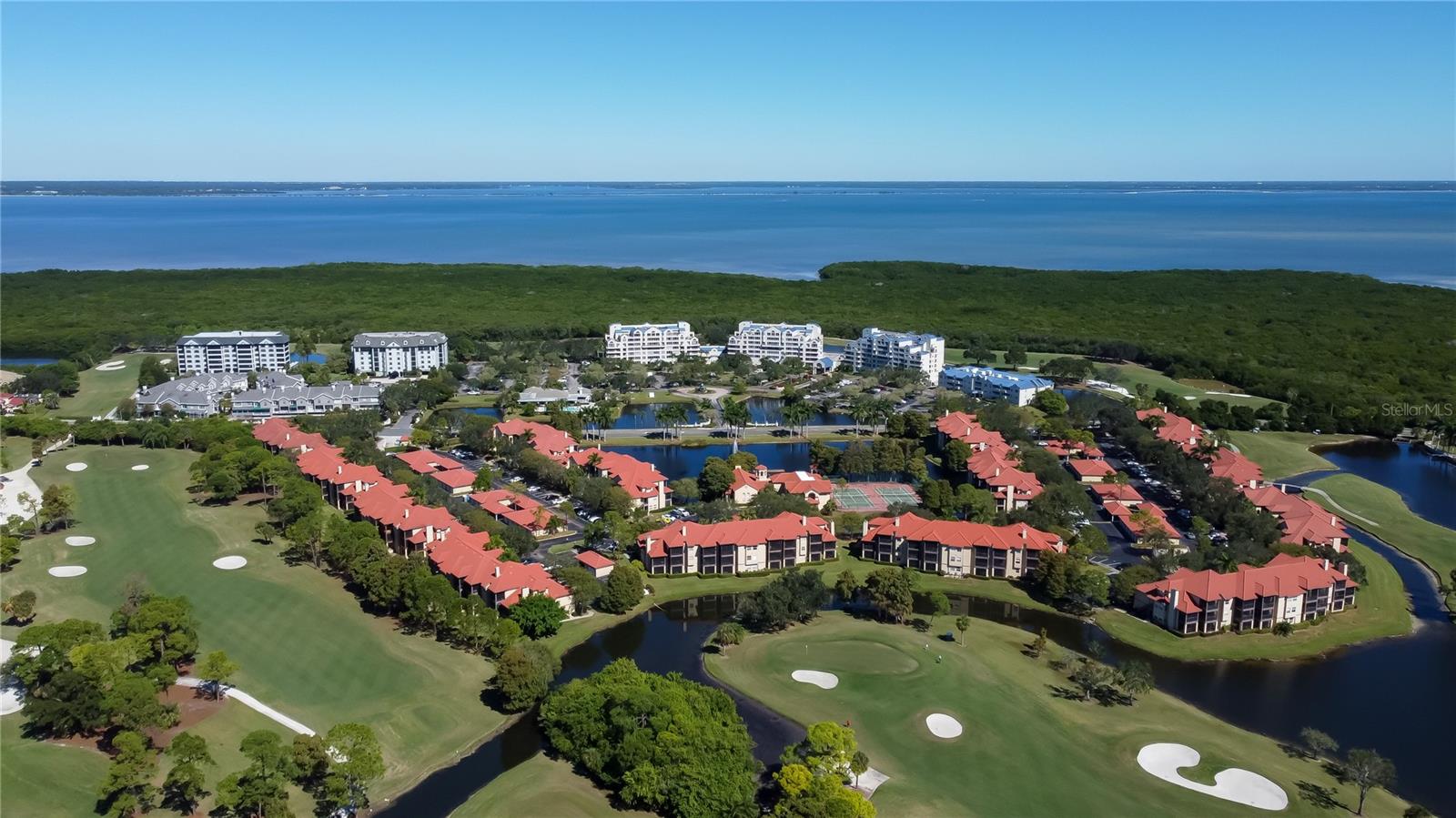 Listing photo id 52 for 2400 Feather Sound Drive 1334