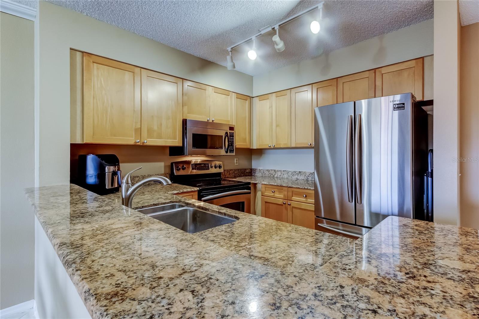 Listing photo id 6 for 2400 Feather Sound Drive 1334