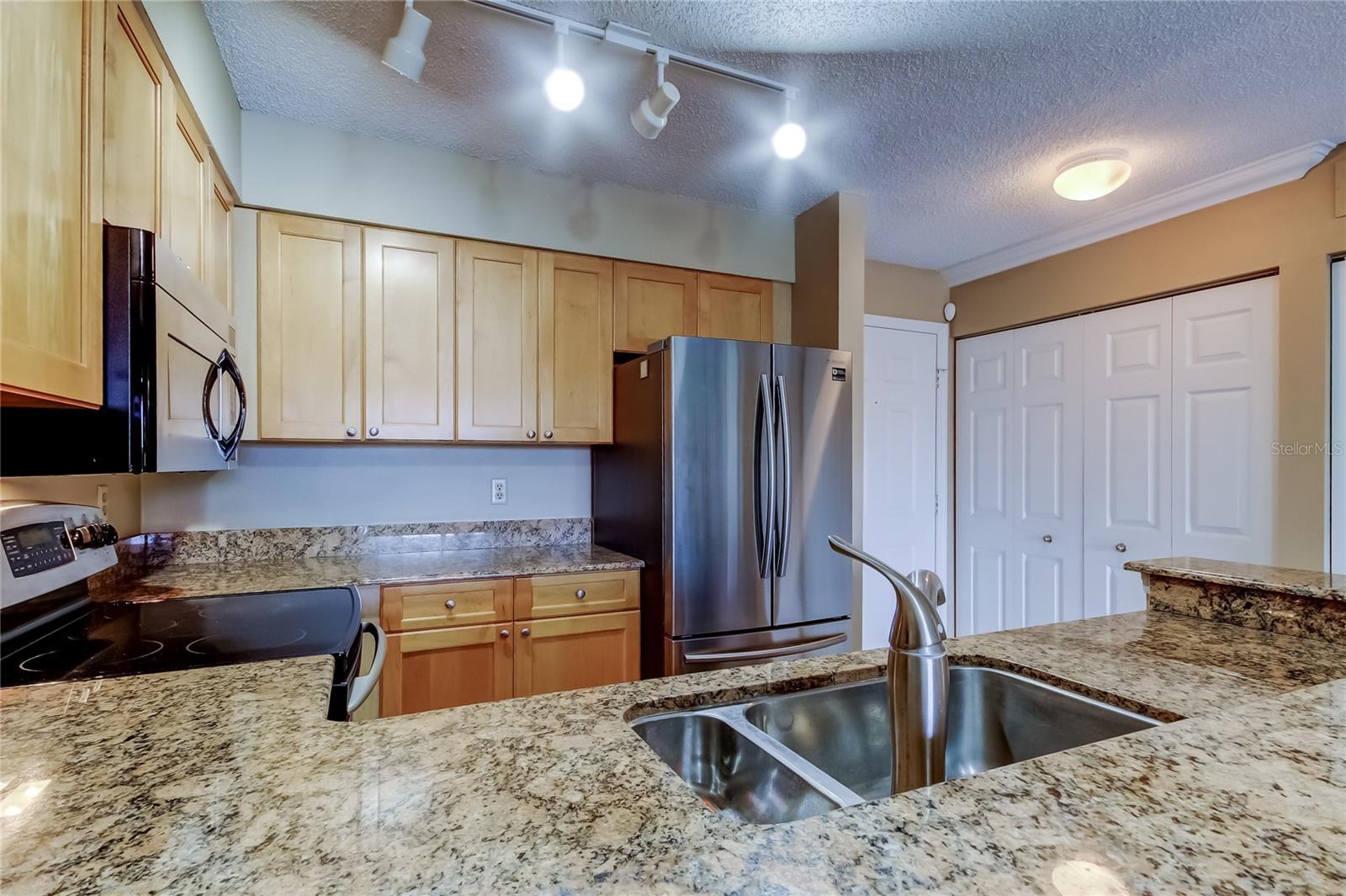 Listing photo id 7 for 2400 Feather Sound Drive 1334