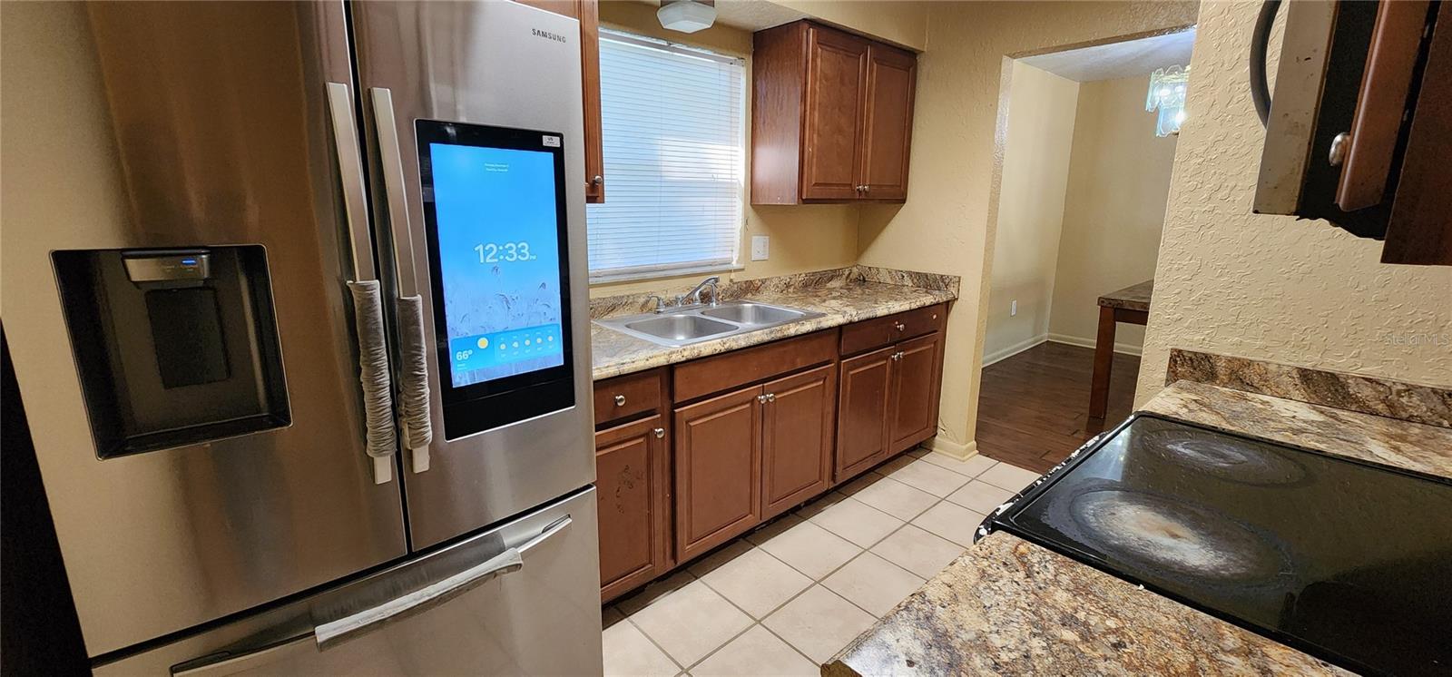 Listing photo id 9 for 3011 Laurel Lane