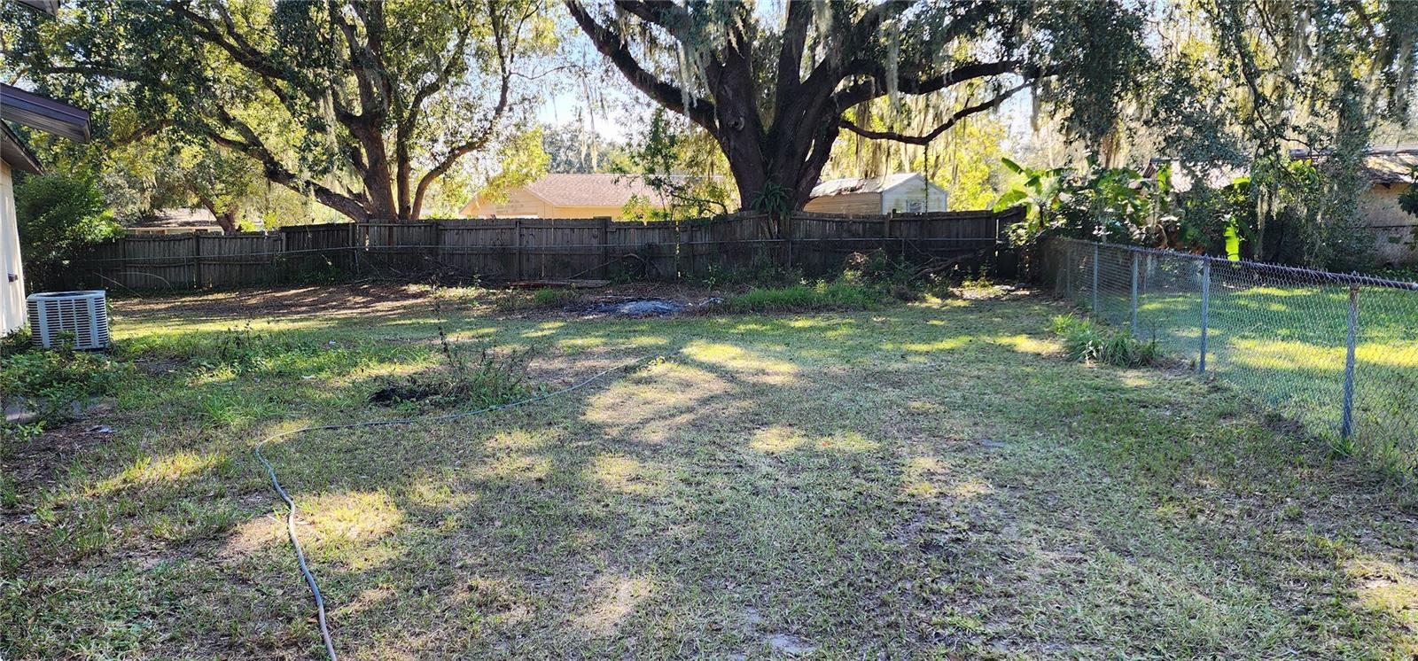 Listing photo id 14 for 3011 Laurel Lane