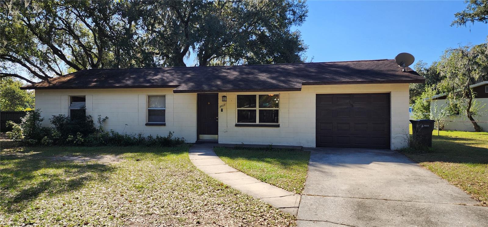 Listing photo id 0 for 3011 Laurel Lane