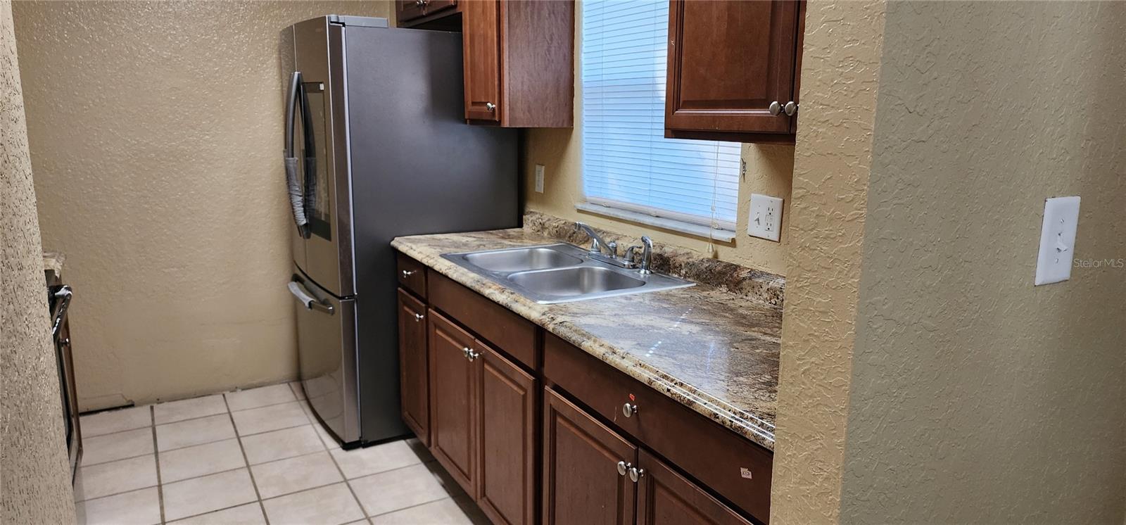 Listing photo id 6 for 3011 Laurel Lane