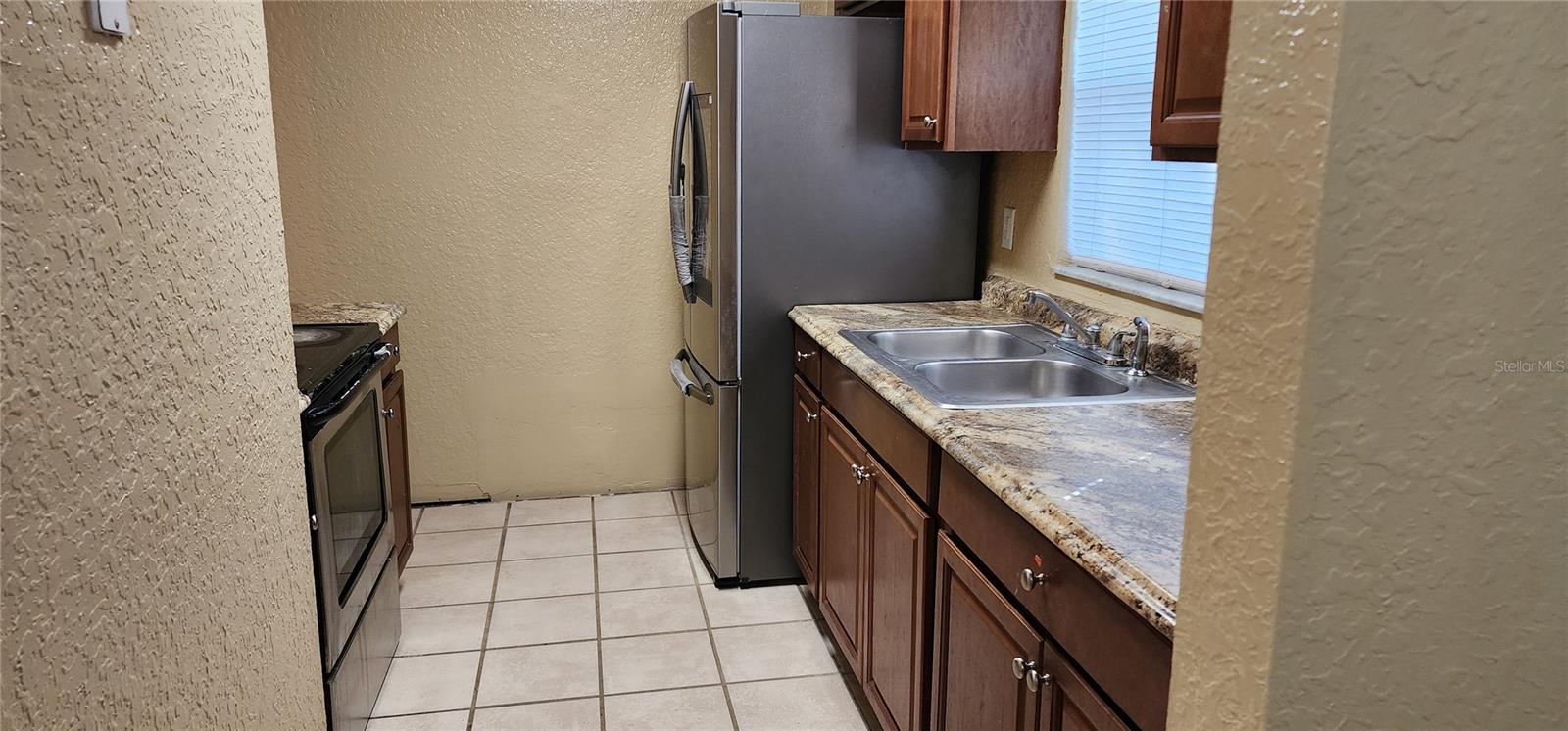 Listing photo id 7 for 3011 Laurel Lane