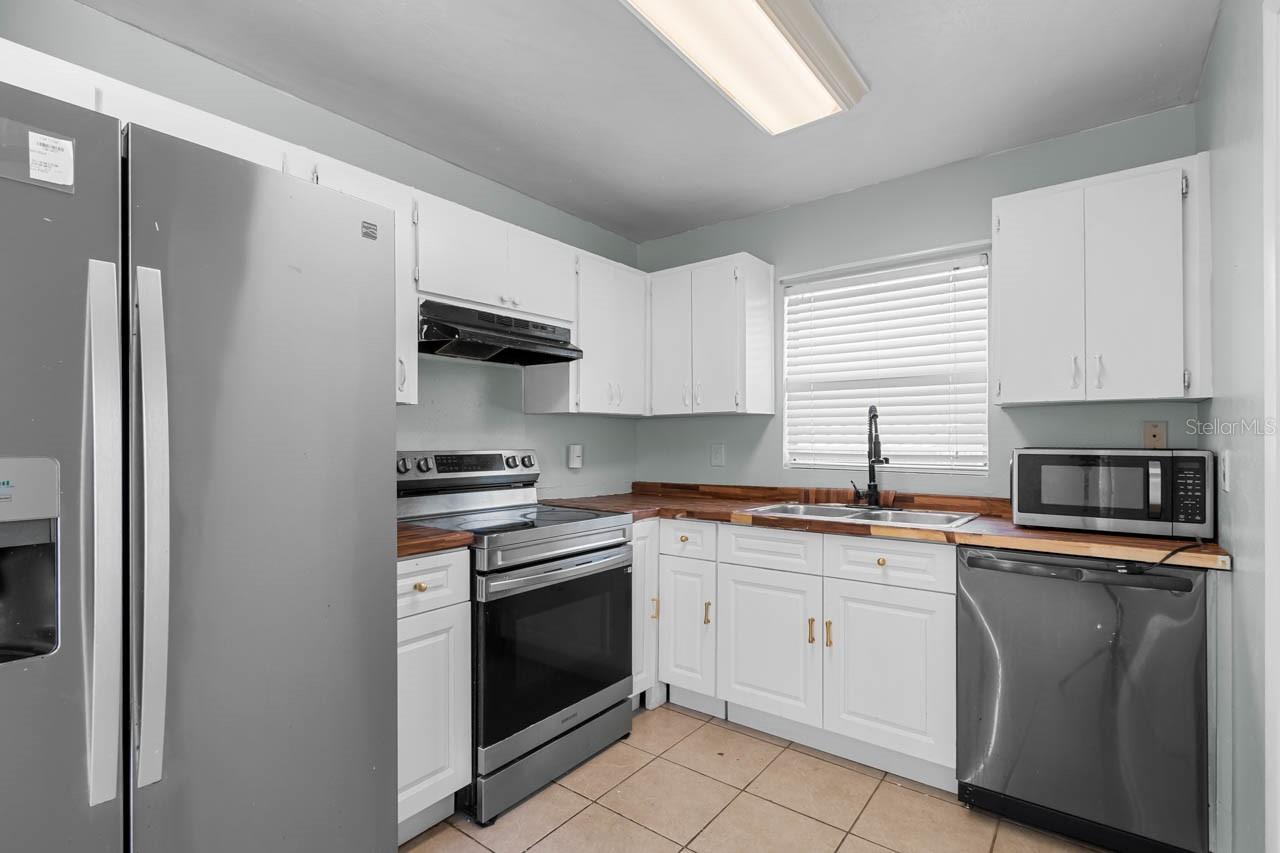 Image 10 of 28 For 1424 Vinetree Drive