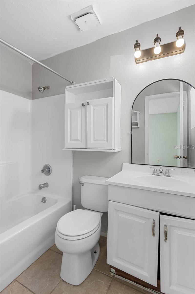 Image 14 of 28 For 1424 Vinetree Drive