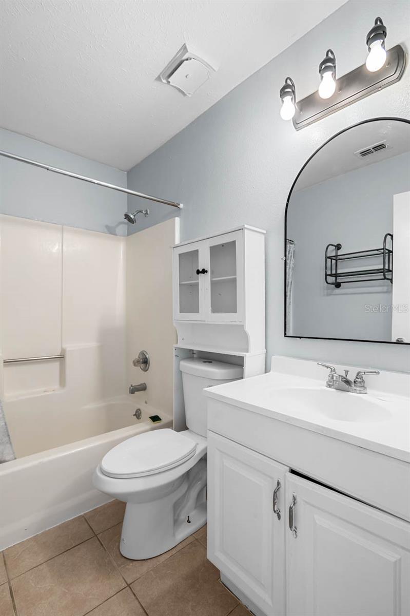 Image 17 of 28 For 1424 Vinetree Drive