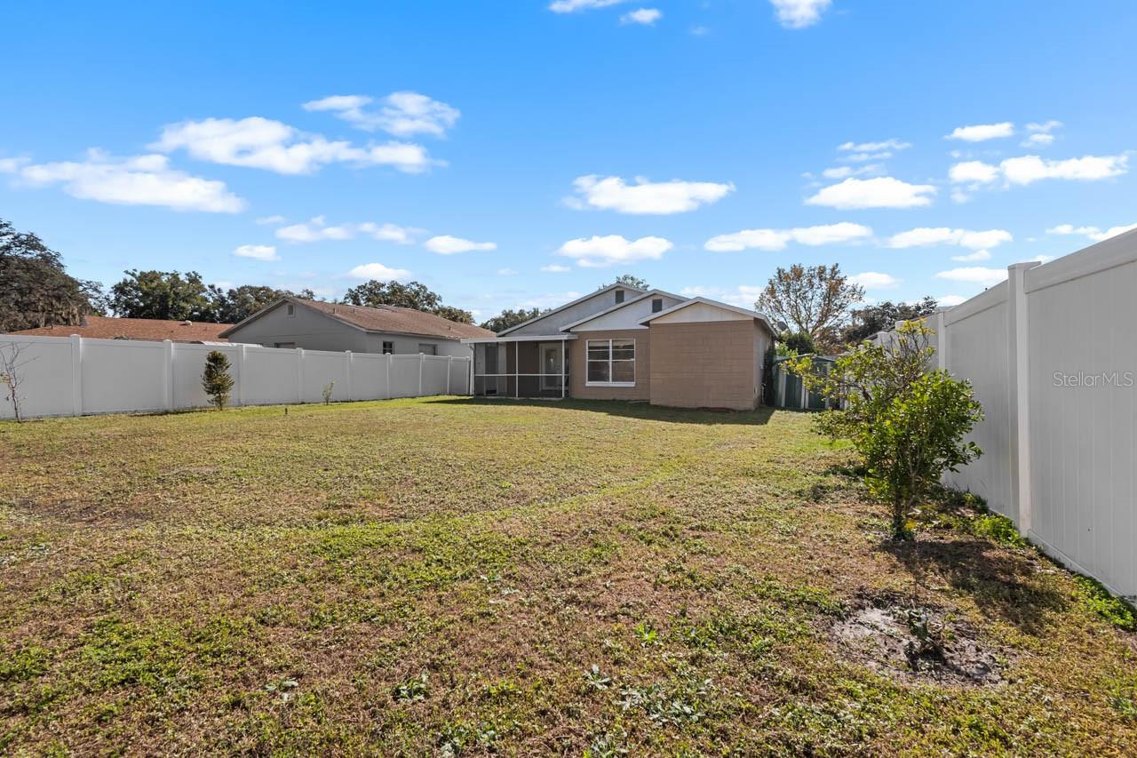 Image 25 of 28 For 1424 Vinetree Drive