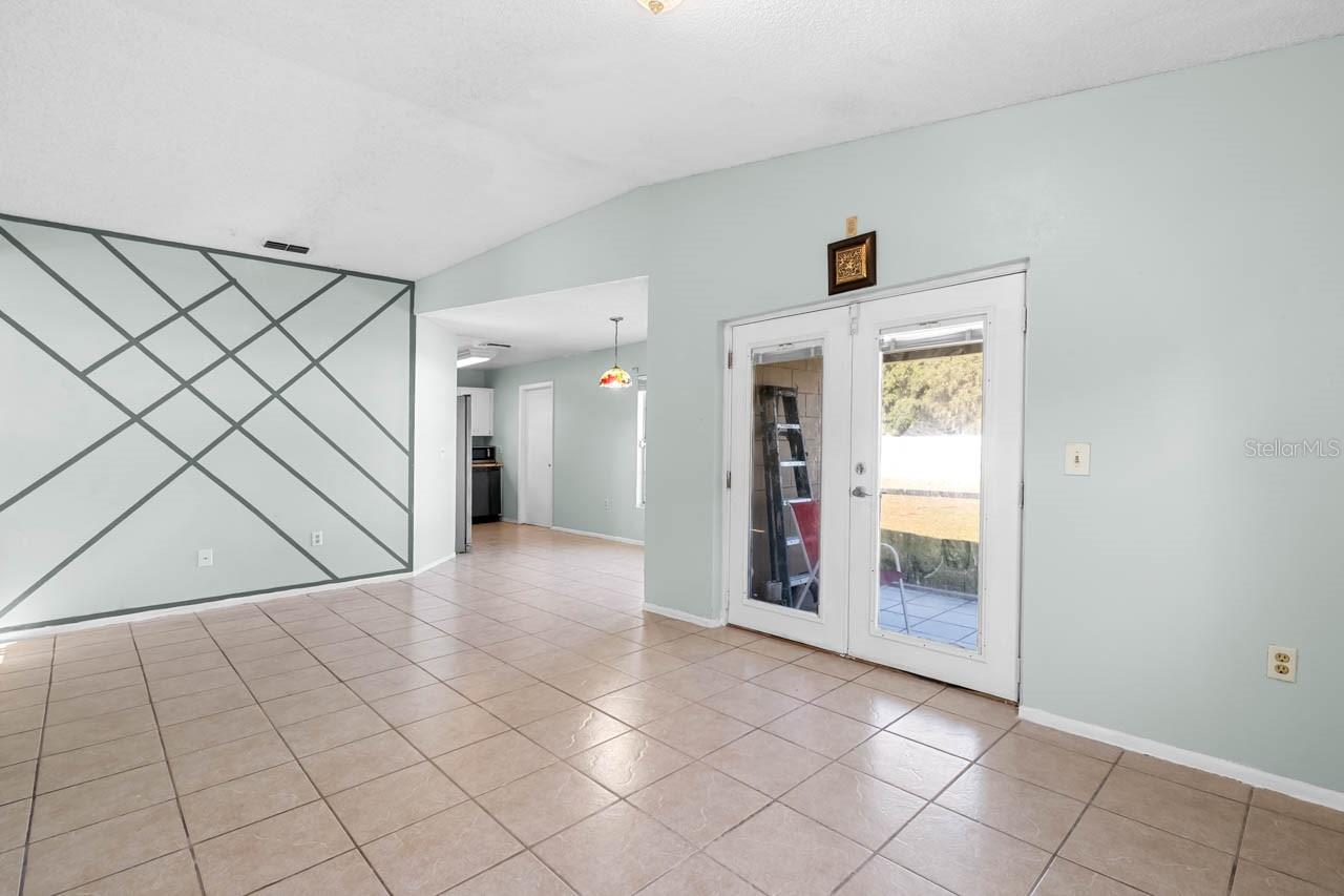 Image 7 of 28 For 1424 Vinetree Drive