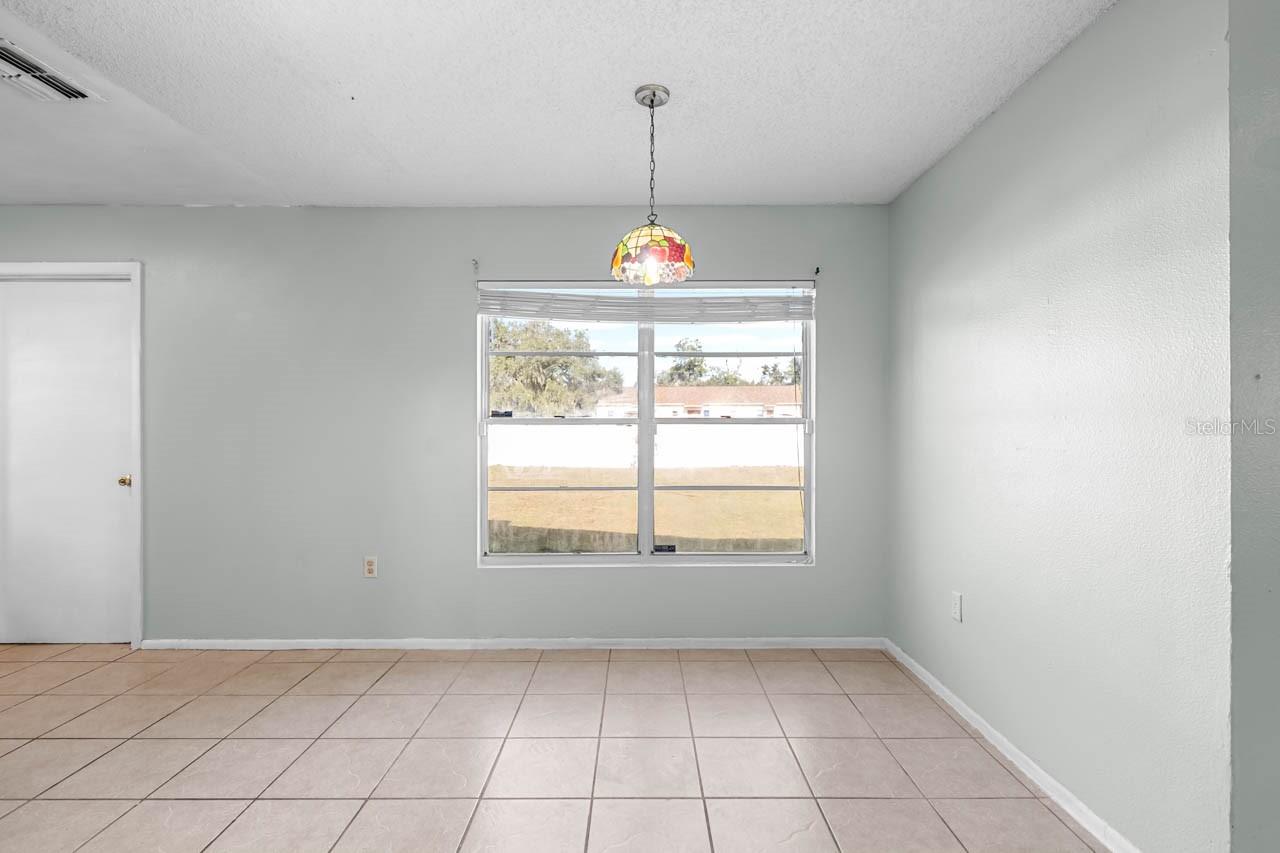 Image 8 of 28 For 1424 Vinetree Drive