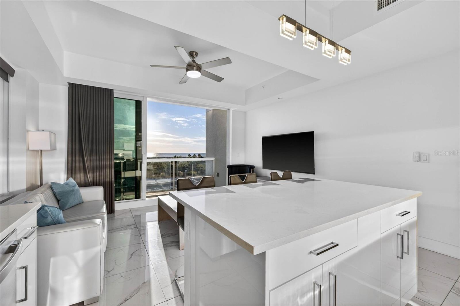 Image 16 of 56 For 11500 Gulf Boulevard 301