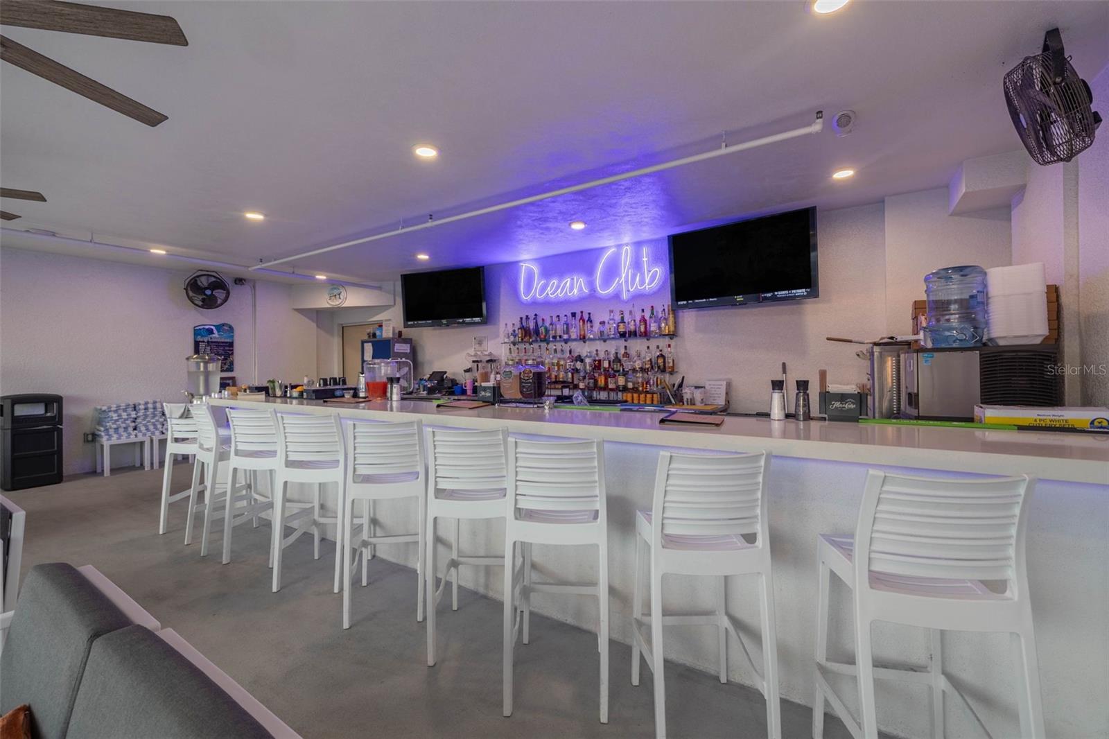 Image 41 of 56 For 11500 Gulf Boulevard 301