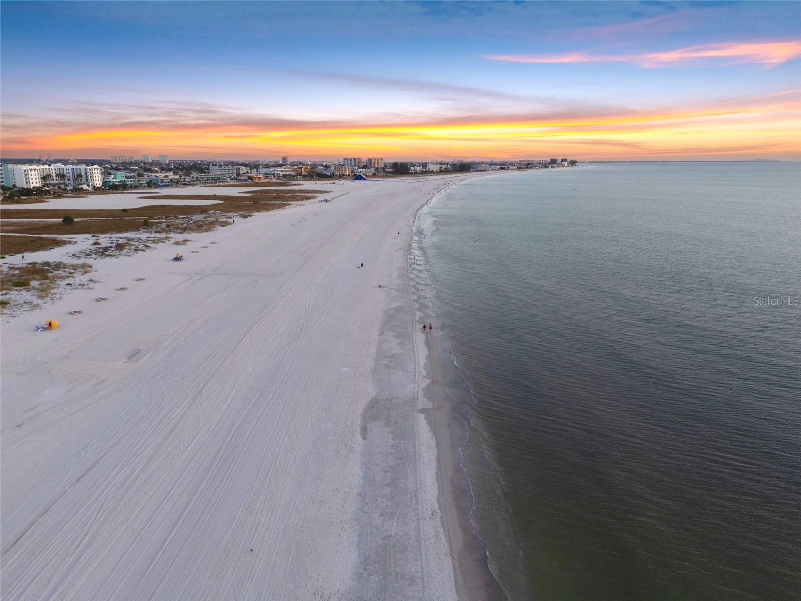 Image 46 of 56 For 11500 Gulf Boulevard 301