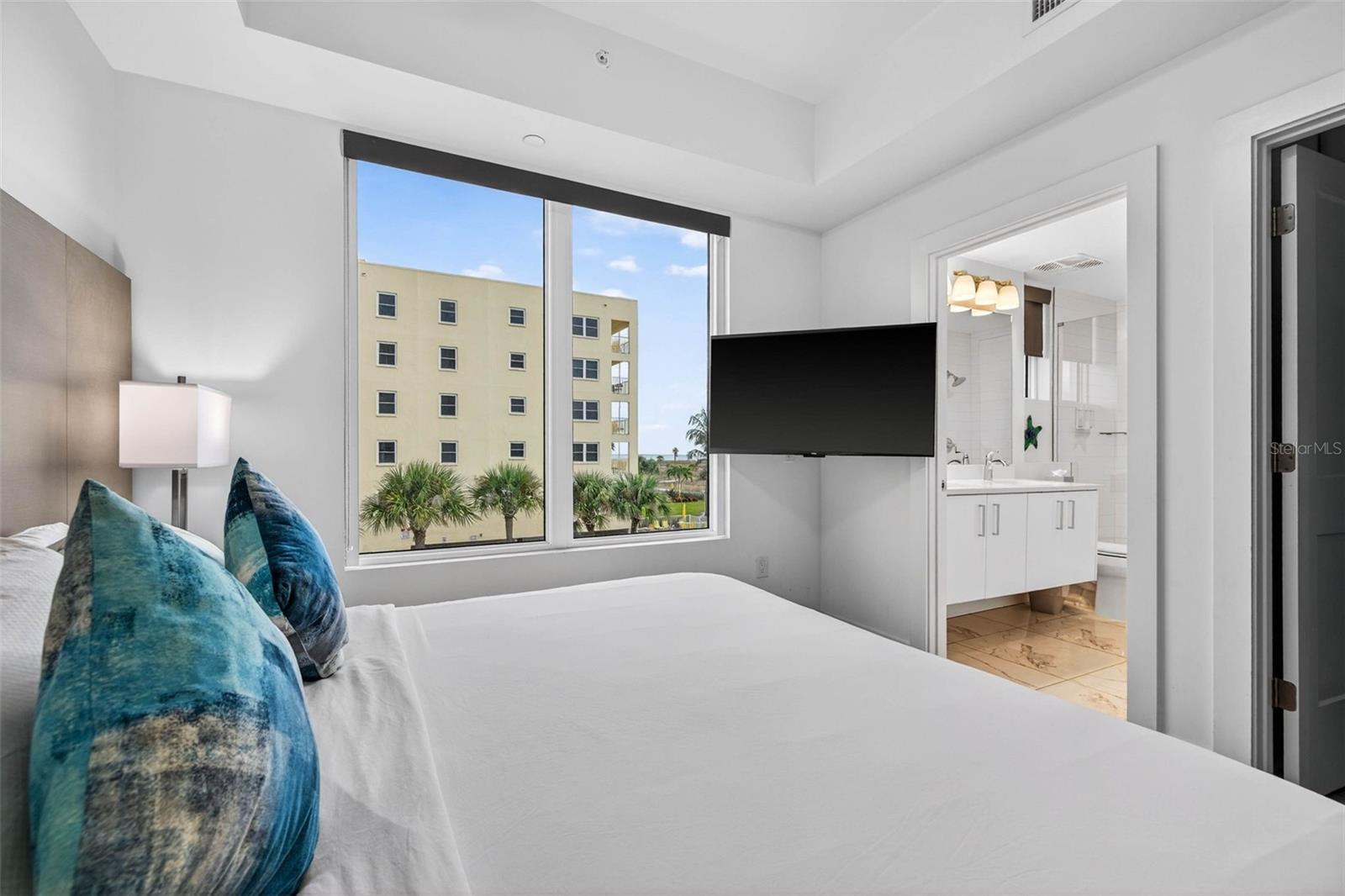 Image 5 of 56 For 11500 Gulf Boulevard 301