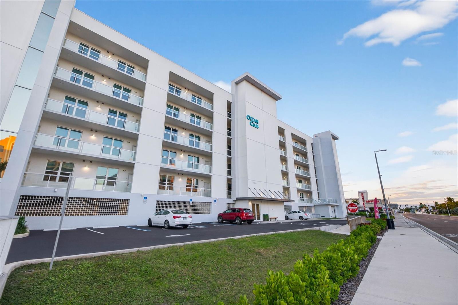 Image 52 of 56 For 11500 Gulf Boulevard 301