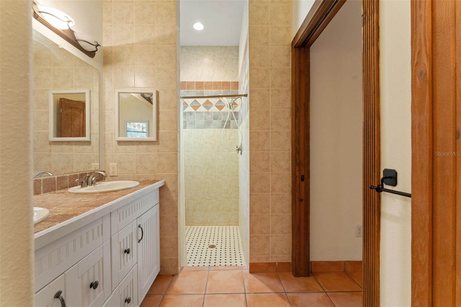 Image 16 of 41 For 3247 Saturn Road