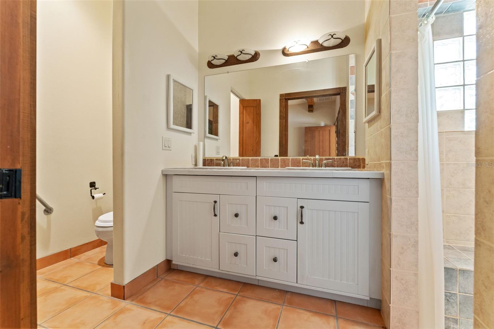 Image 17 of 41 For 3247 Saturn Road