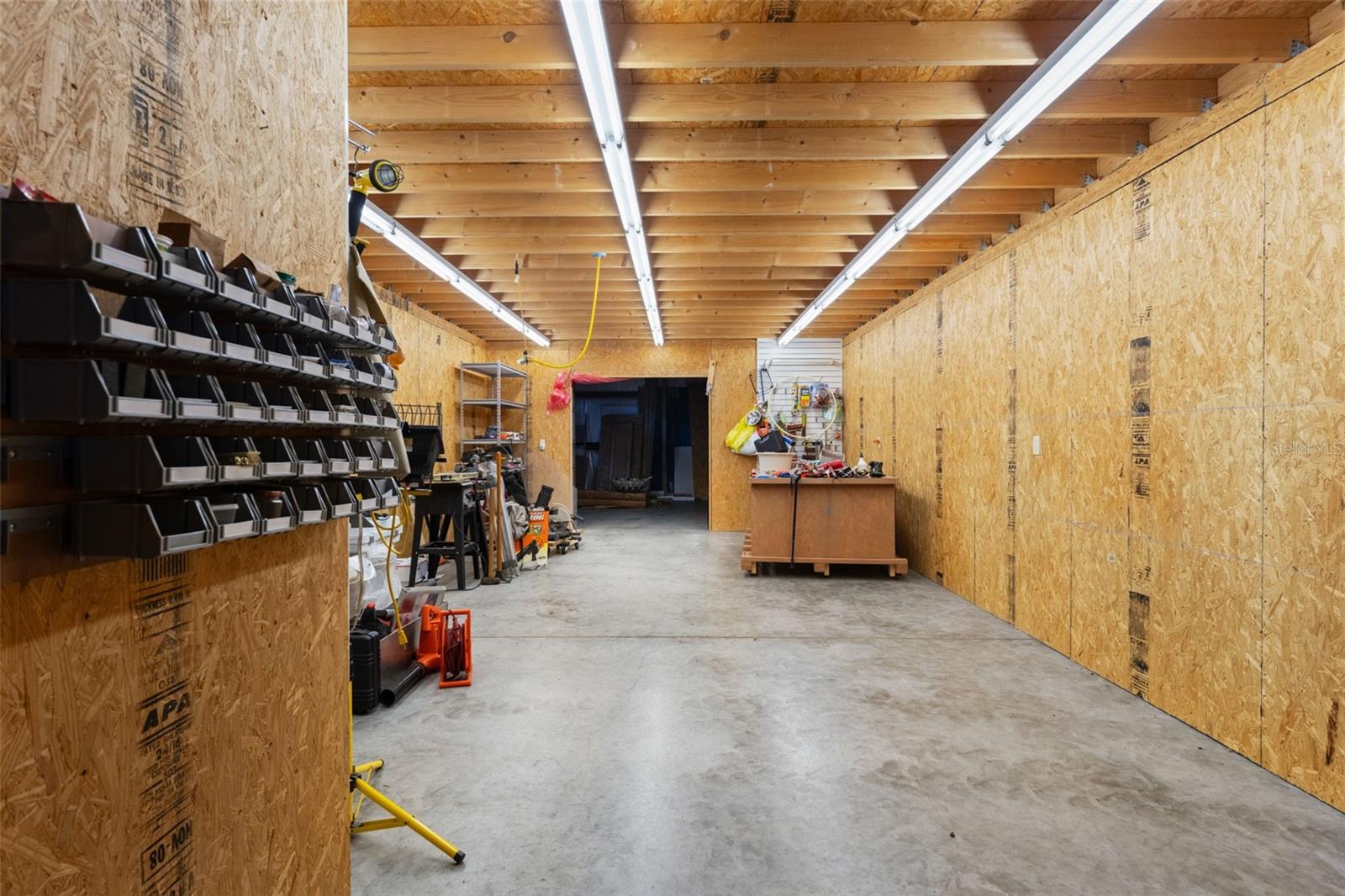 Image 35 of 41 For 3247 Saturn Road