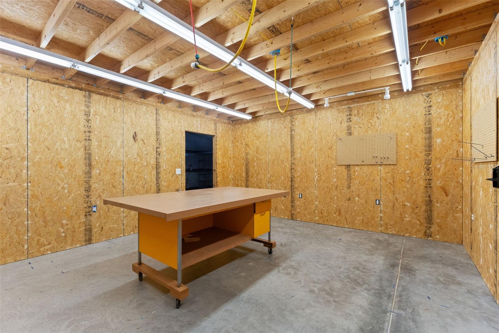 Image 37 of 41 For 3247 Saturn Road