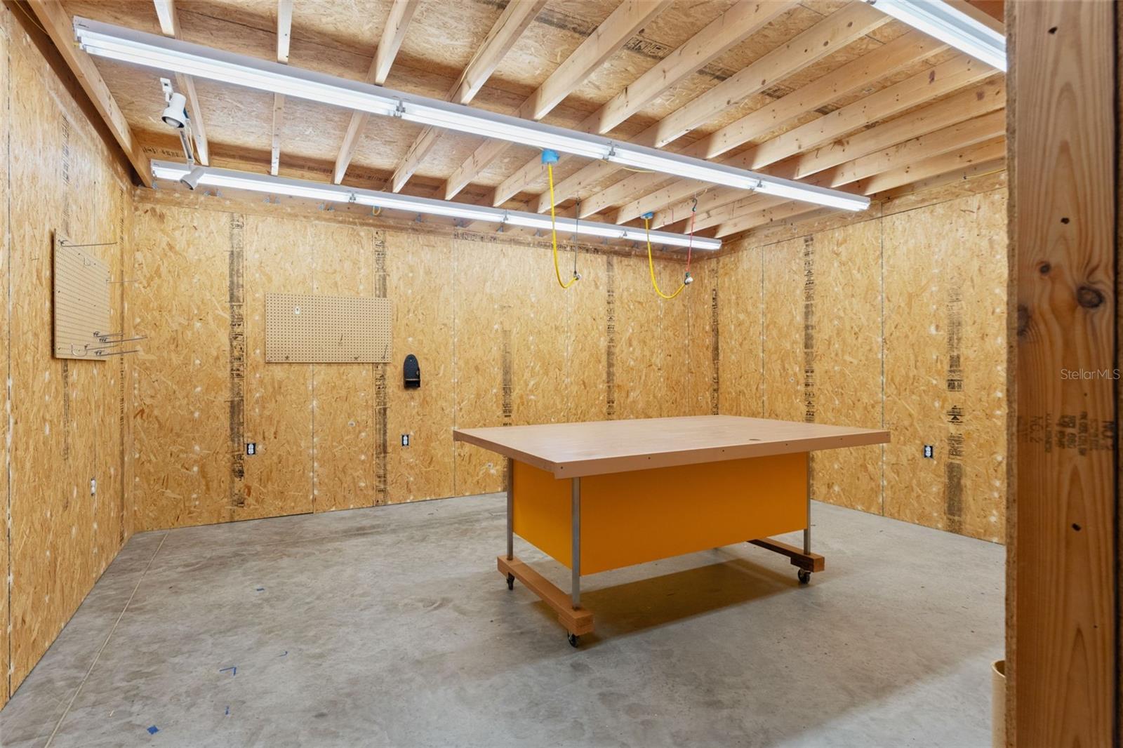 Image 38 of 41 For 3247 Saturn Road