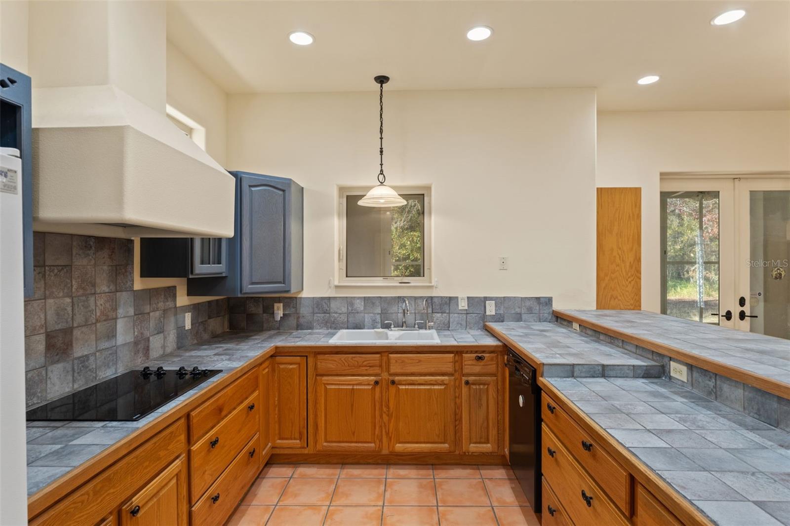 Image 9 of 41 For 3247 Saturn Road