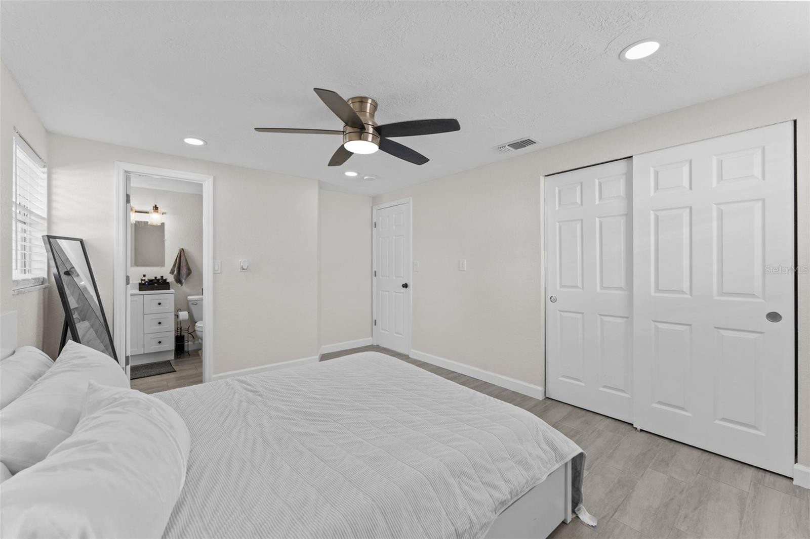 Image 14 of 28 For 5501 Denver Street Ne