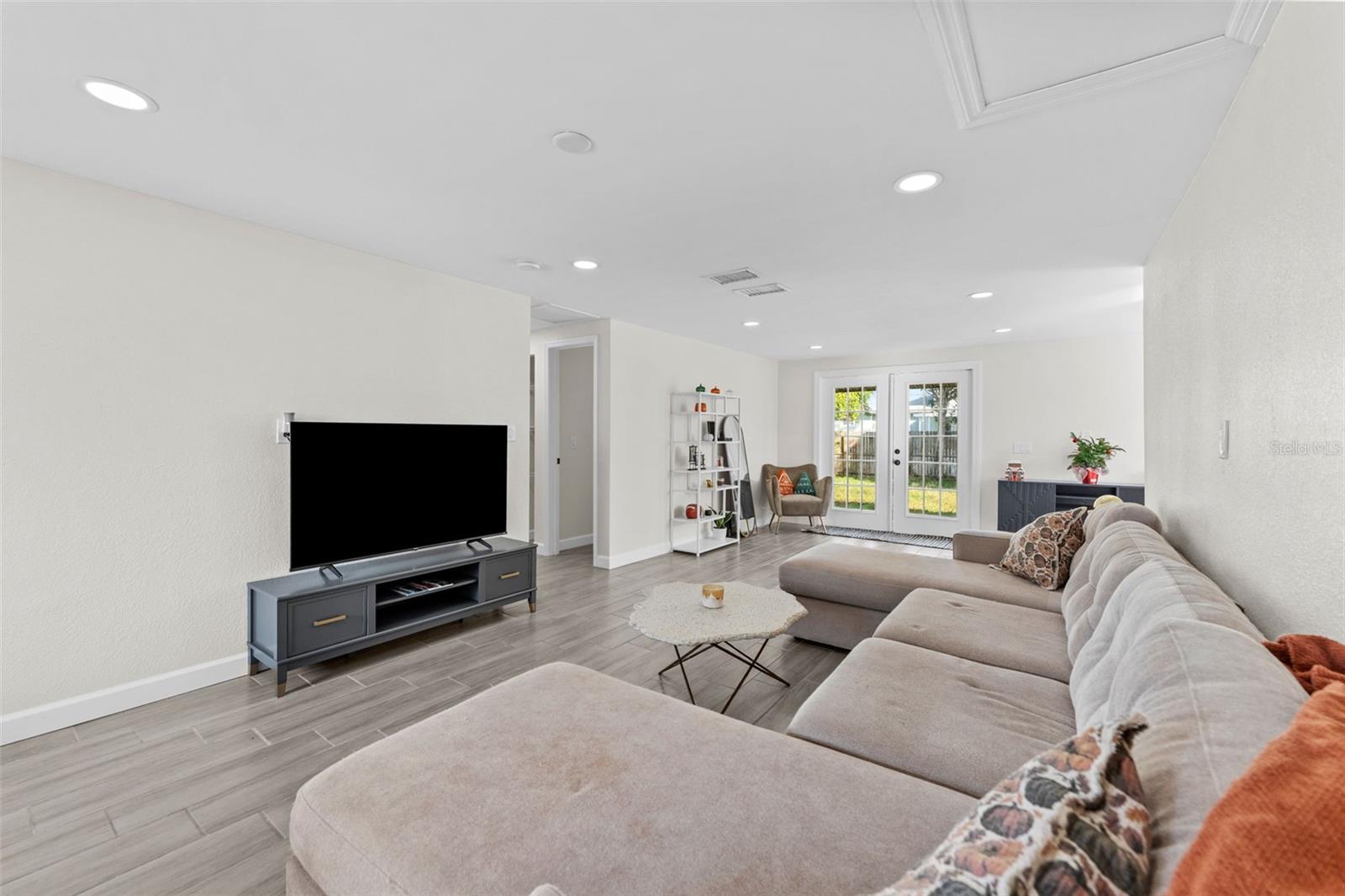 Image 6 of 28 For 5501 Denver Street Ne