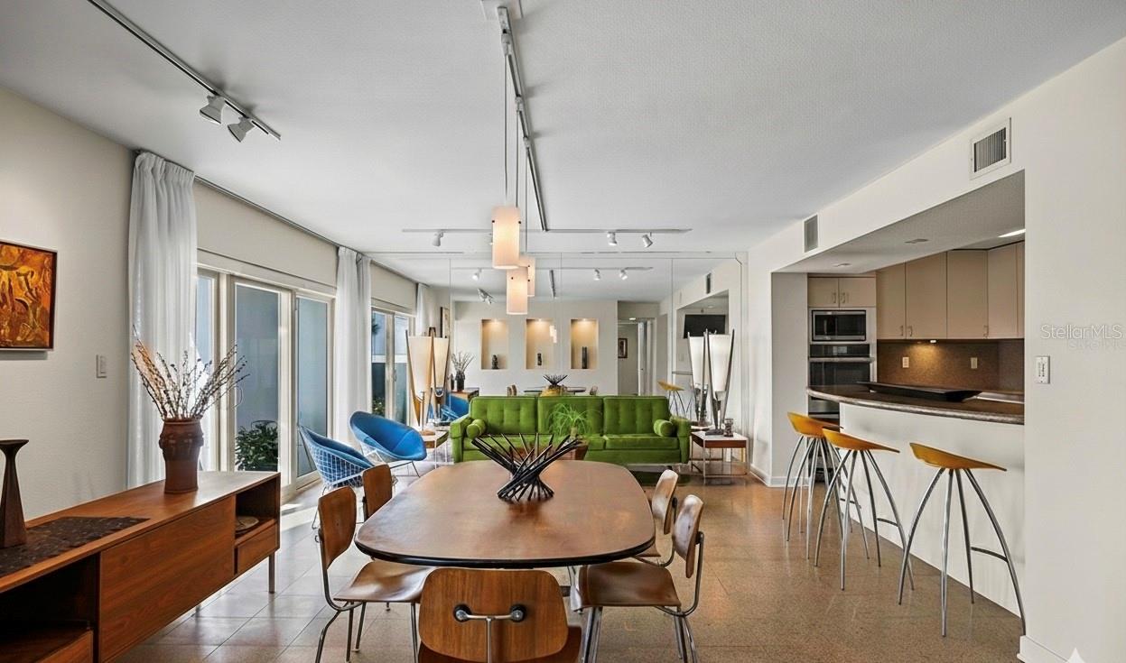 Image 12 of 31 For 2401 Bayshore Boulevard 410