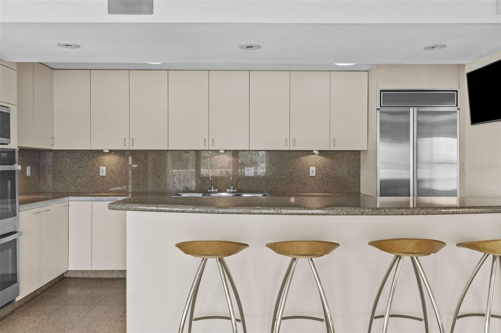 Image 17 of 31 For 2401 Bayshore Boulevard 410