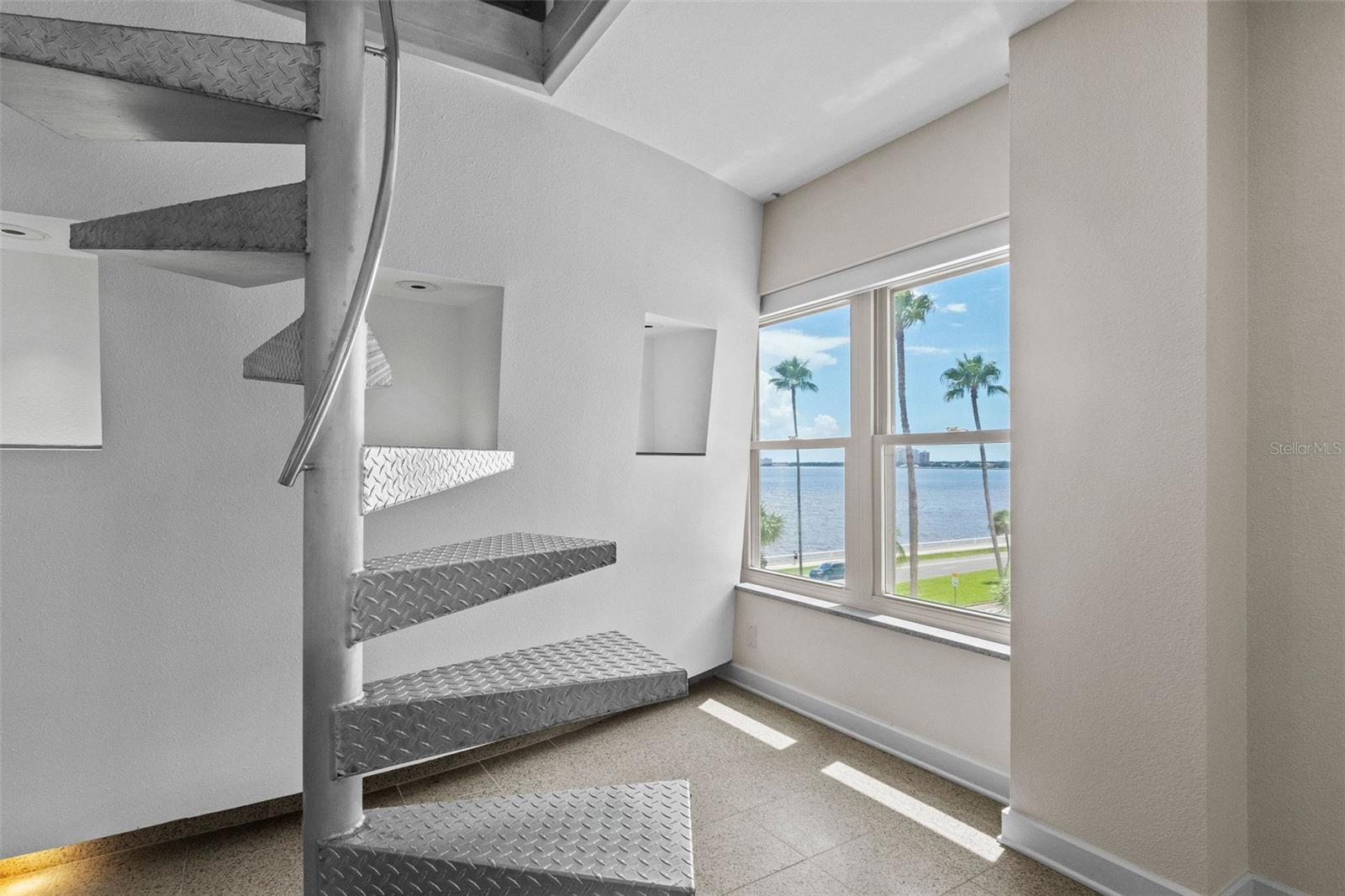 Image 20 of 31 For 2401 Bayshore Boulevard 410