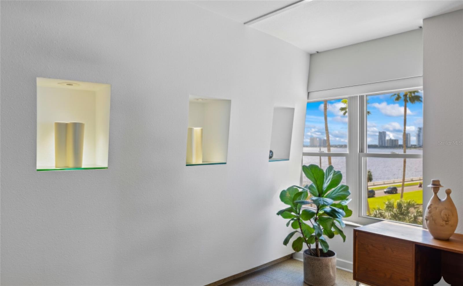 Image 21 of 31 For 2401 Bayshore Boulevard 410