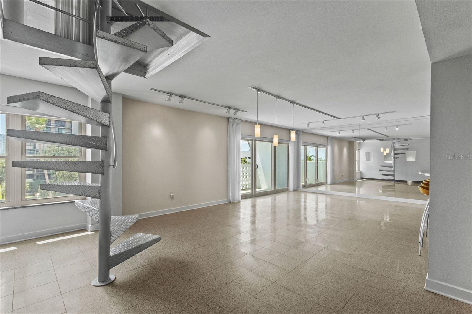 Image 6 of 31 For 2401 Bayshore Boulevard 410