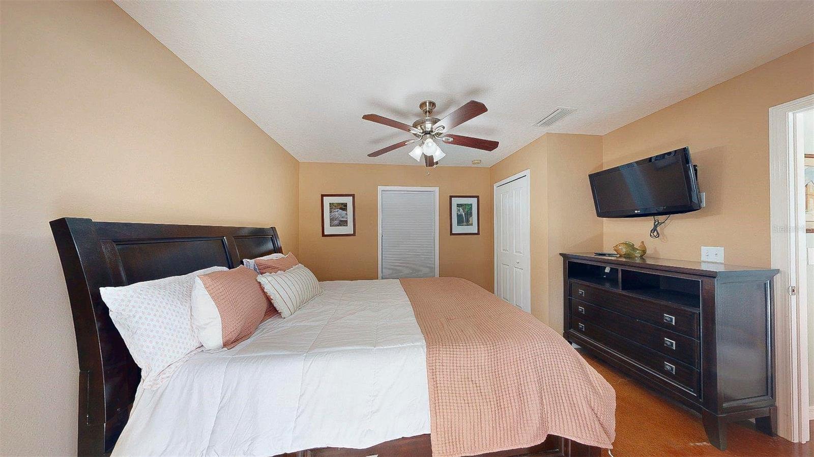 Image 33 of 50 For 12005 Deerfoot Place