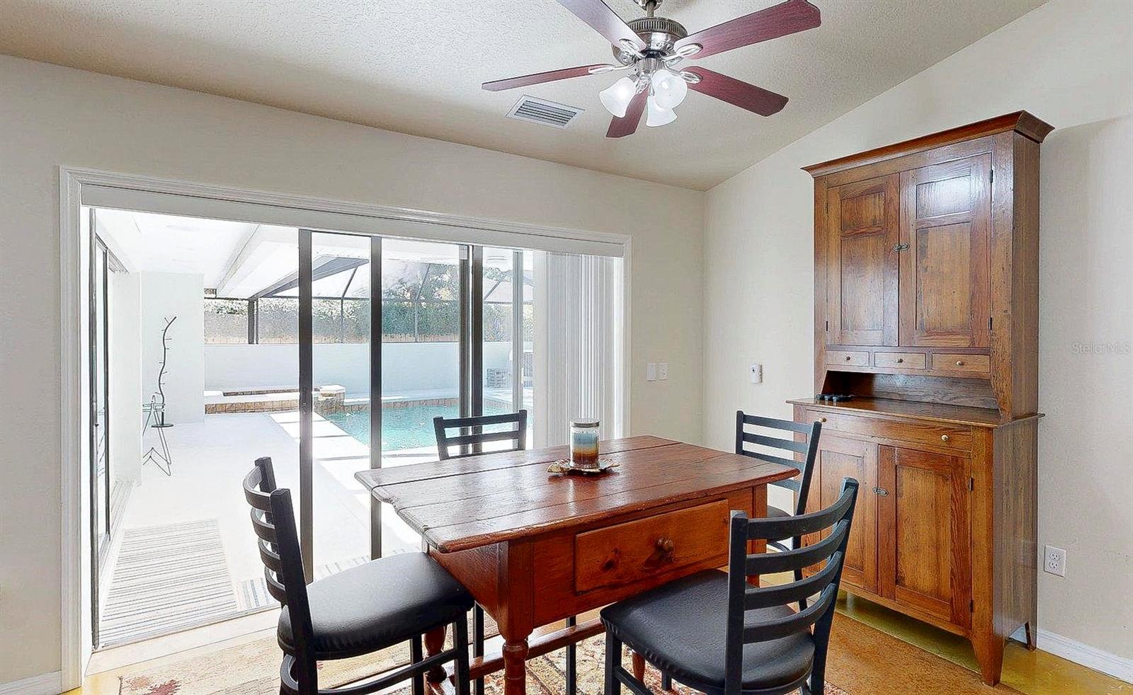 Image 4 of 50 For 12005 Deerfoot Place