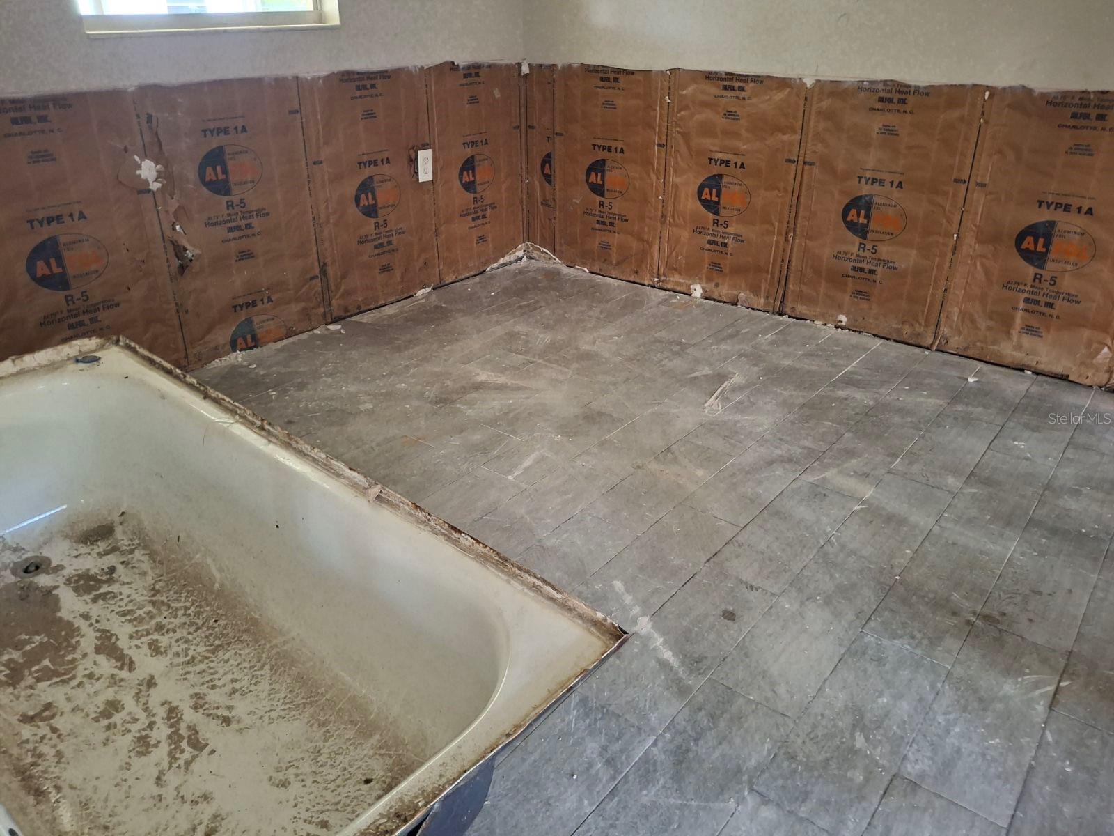 Image 10 of 11 For 7814 Akron Avenue