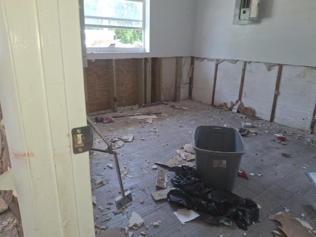 Image 3 of 11 For 7814 Akron Avenue