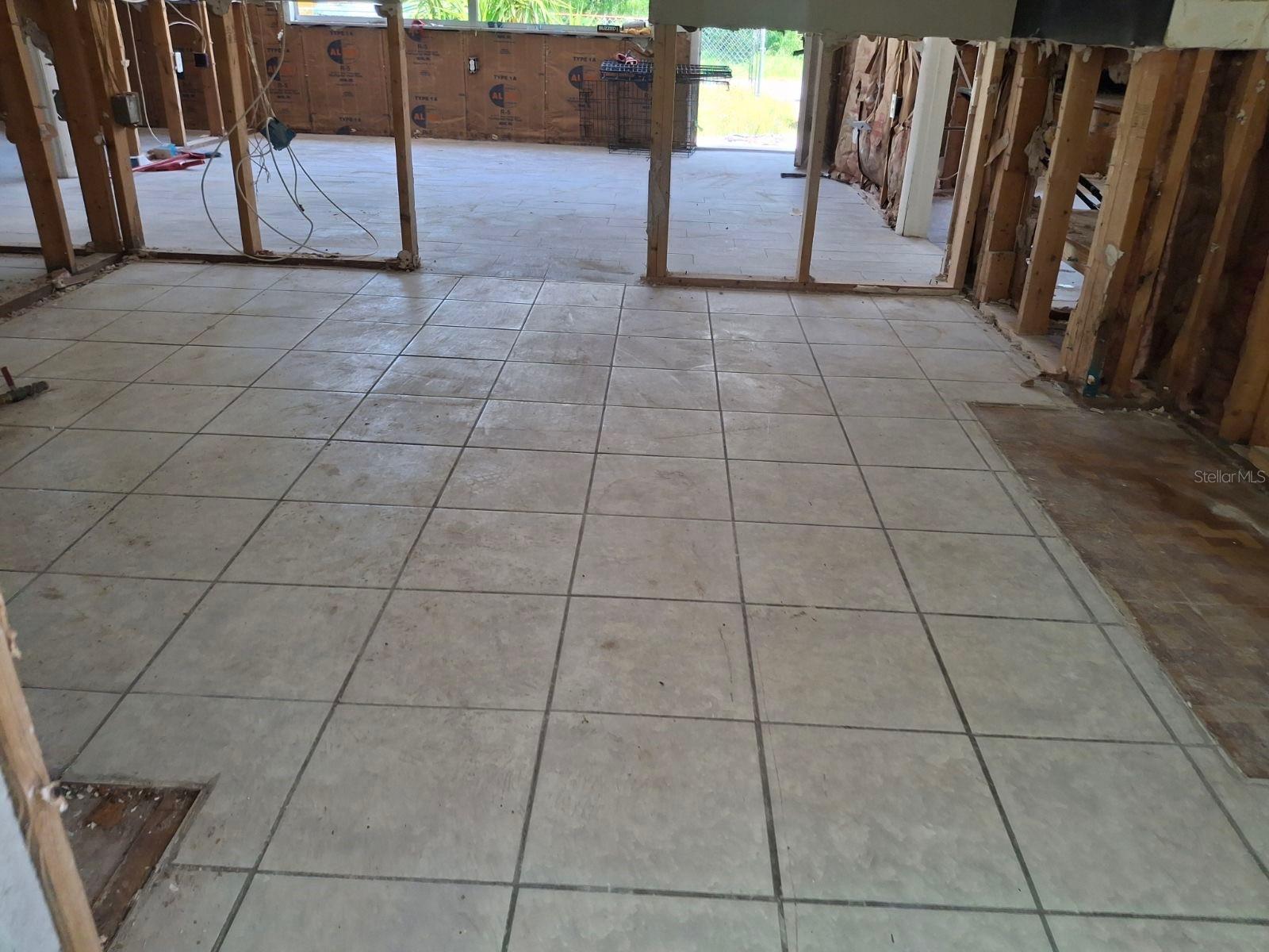 Image 7 of 11 For 7814 Akron Avenue