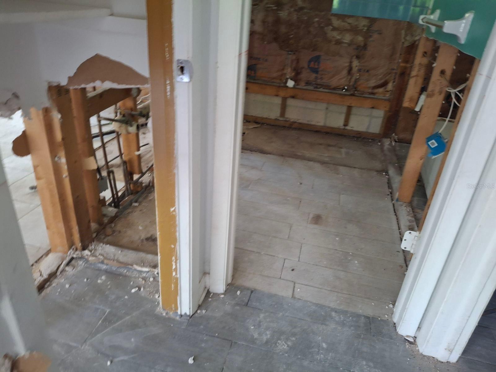 Image 9 of 11 For 7814 Akron Avenue