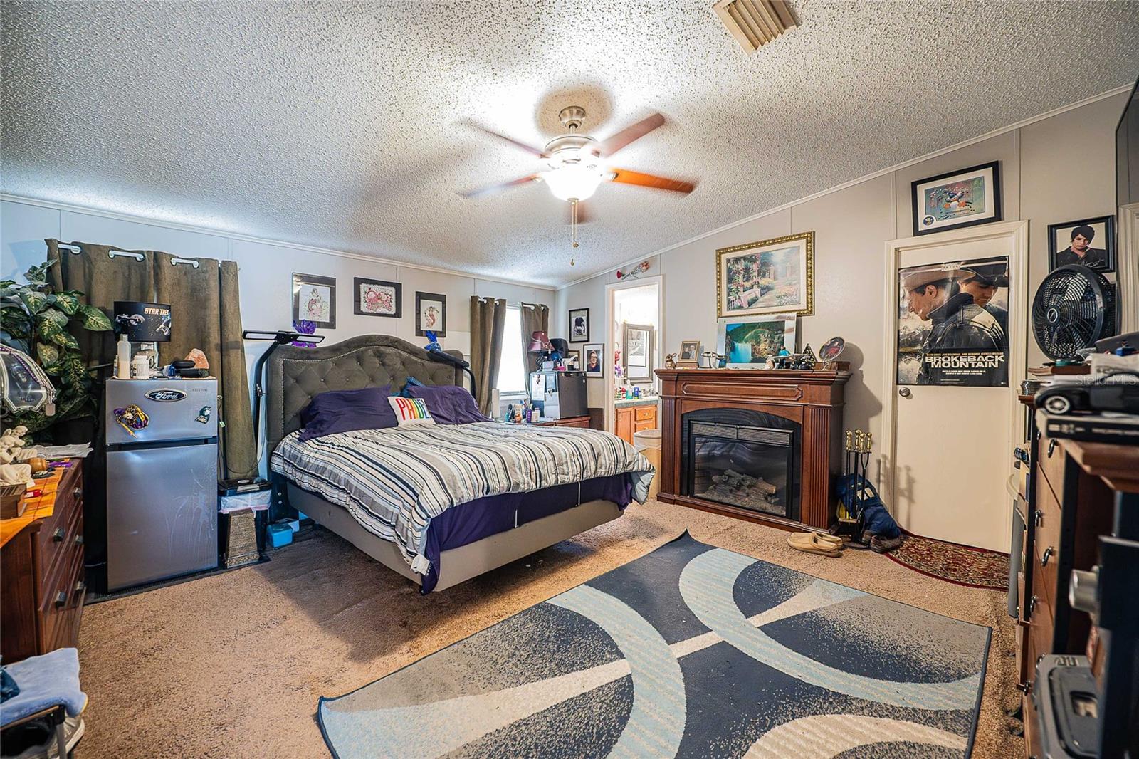 Image 19 of 33 For 5065 1st Street Nw