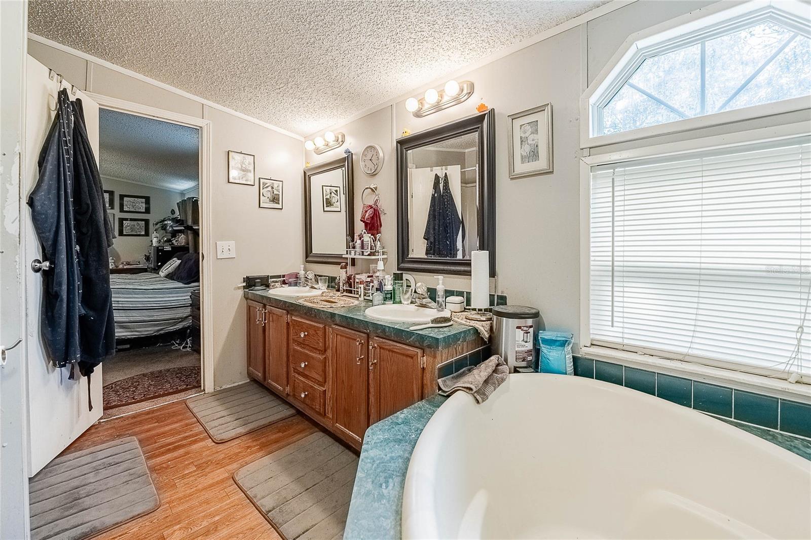 Image 25 of 33 For 5065 1st Street Nw