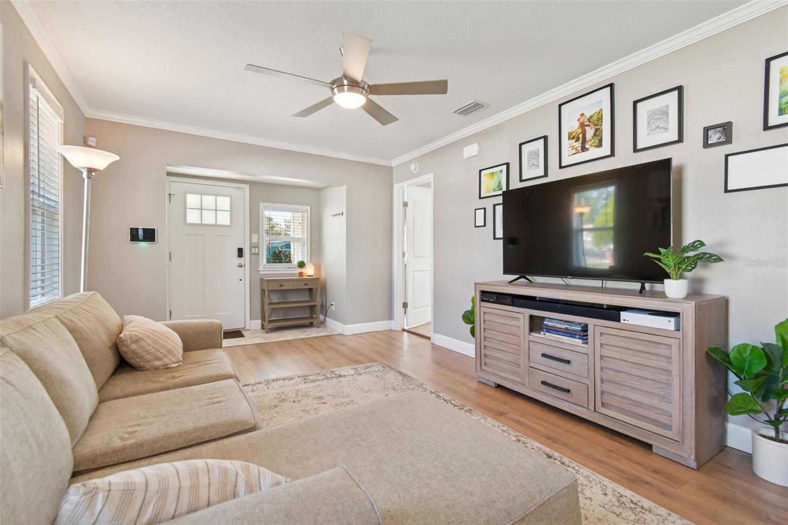 Image 14 of 50 For 8120 El Portal Drive