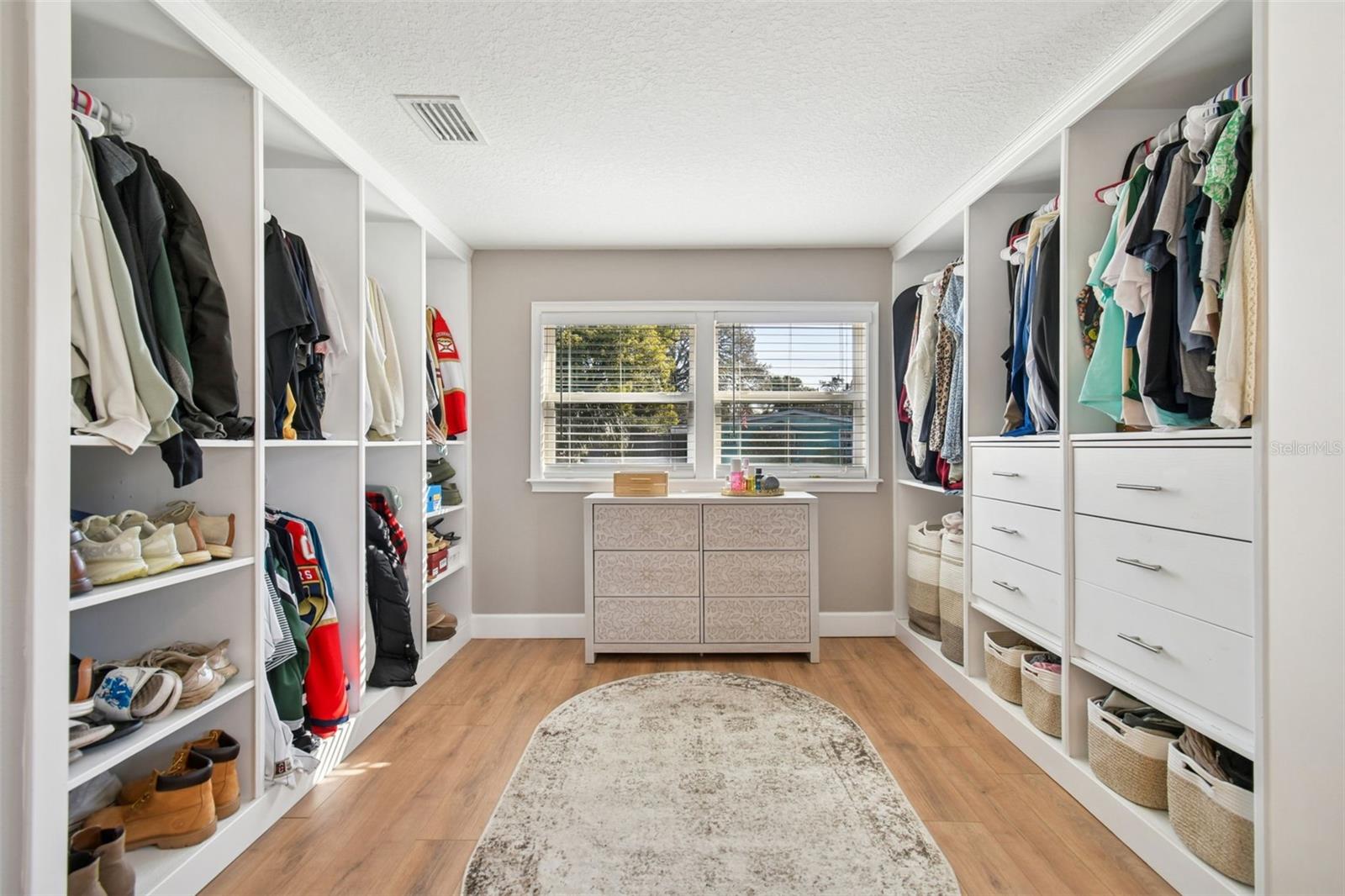 Image 23 of 50 For 8120 El Portal Drive