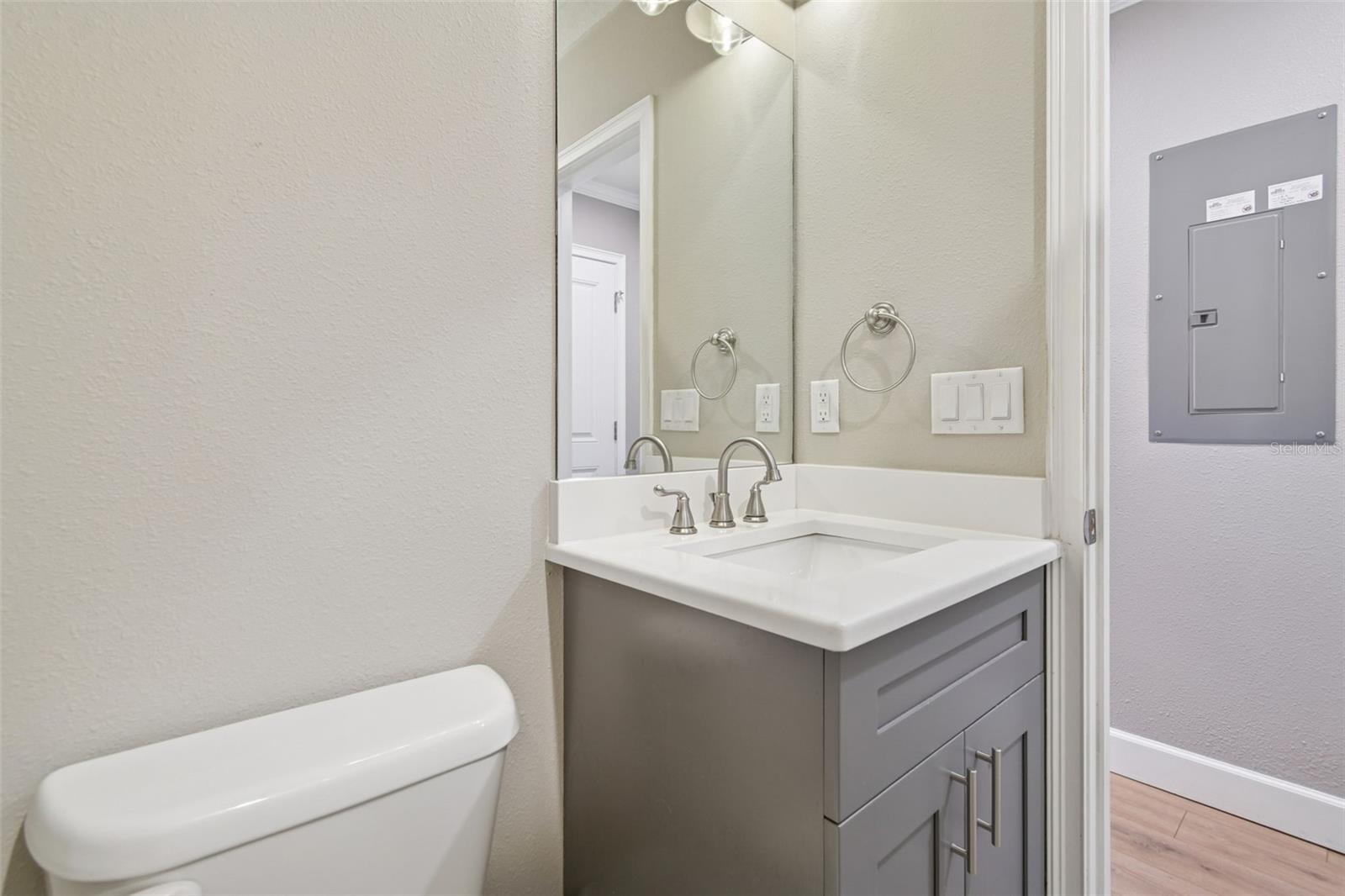 Image 31 of 50 For 8120 El Portal Drive