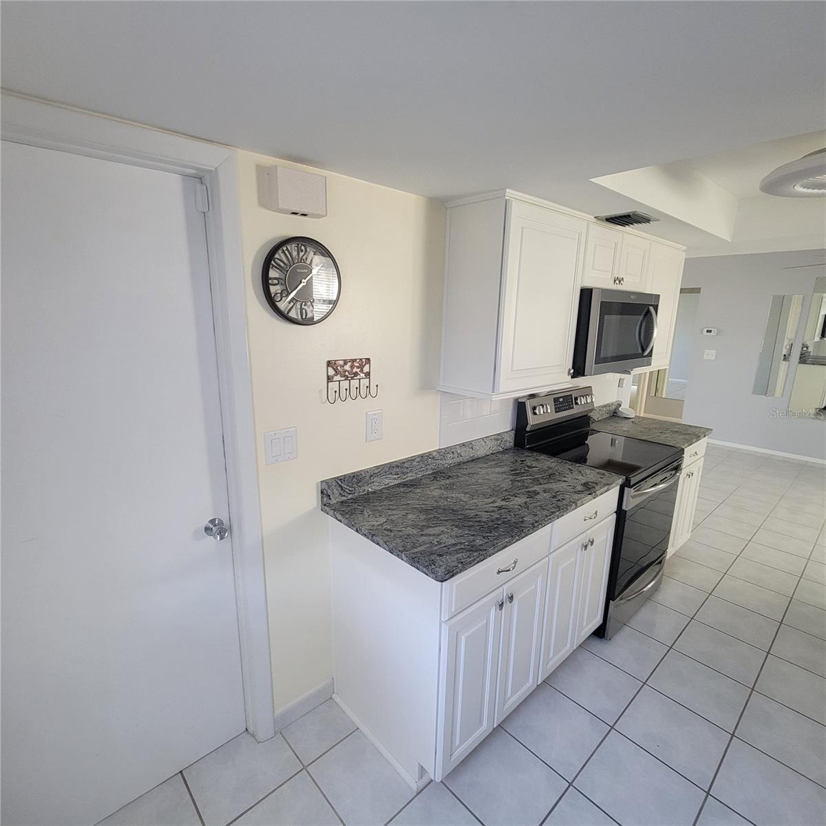 Image 20 of 53 For 4309 Huron Lane