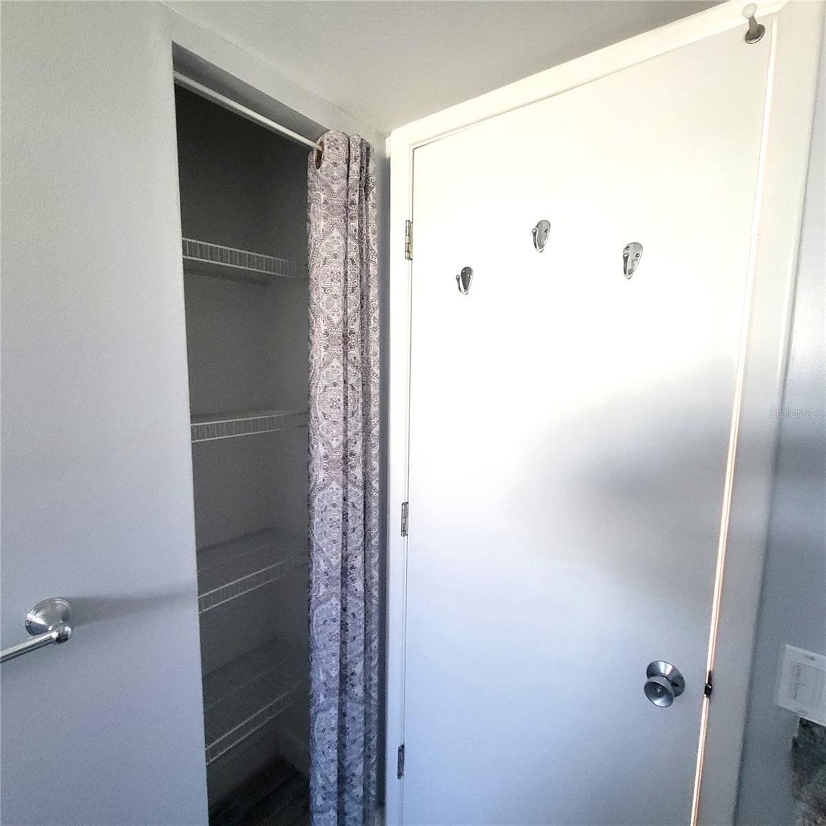 Image 22 of 53 For 4309 Huron Lane