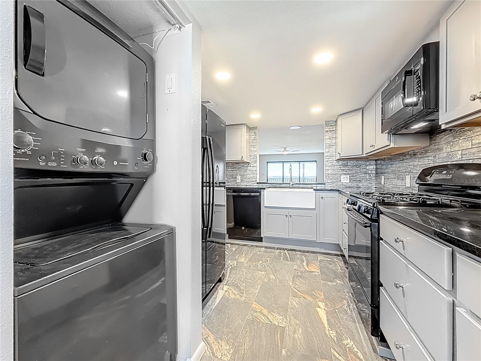 Image 17 of 36 For 5400 Park Street N 607