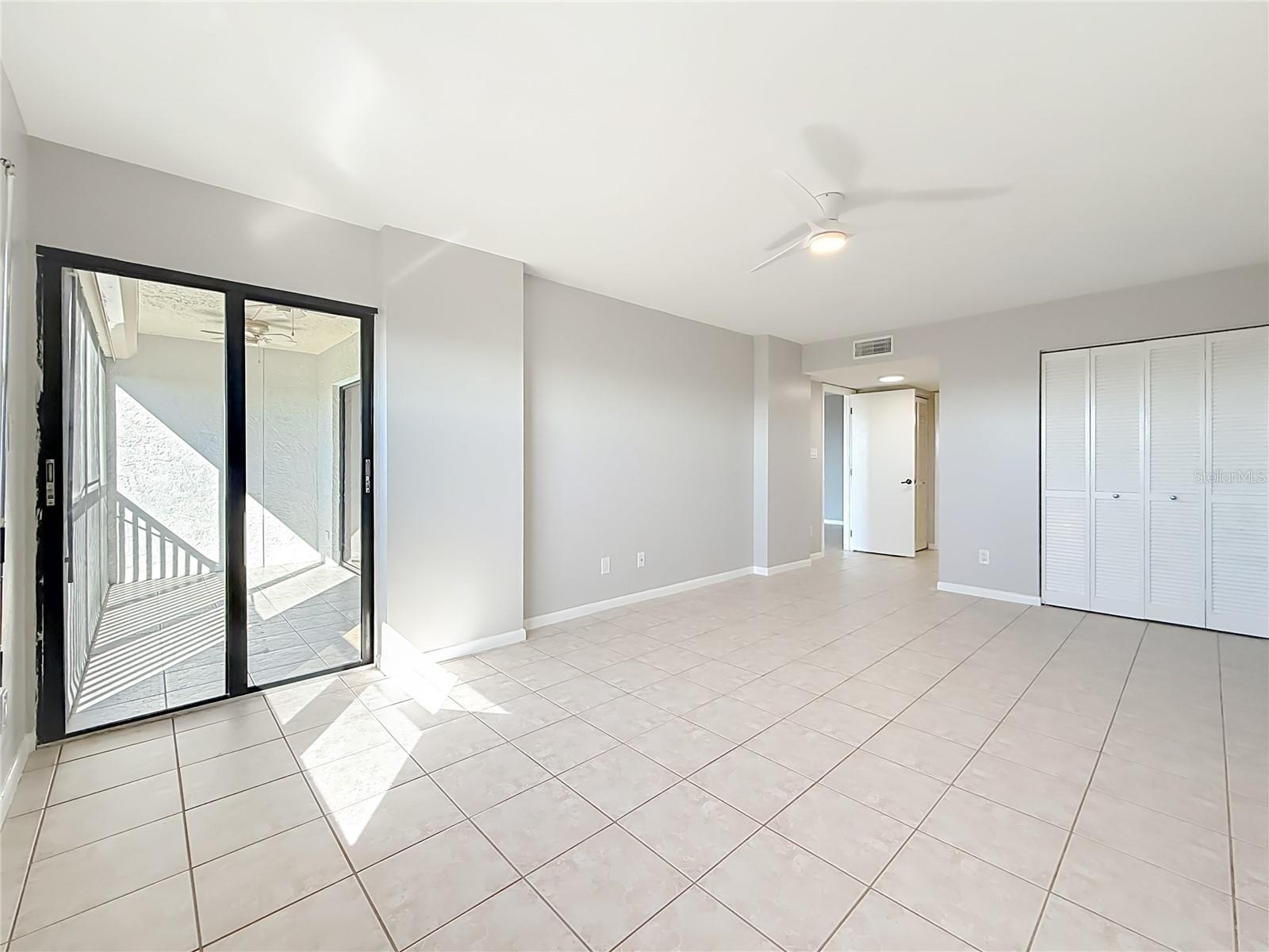 Image 25 of 36 For 5400 Park Street N 607